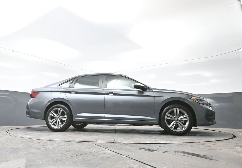 Used 2024 Volkswagen Jetta SE image 51