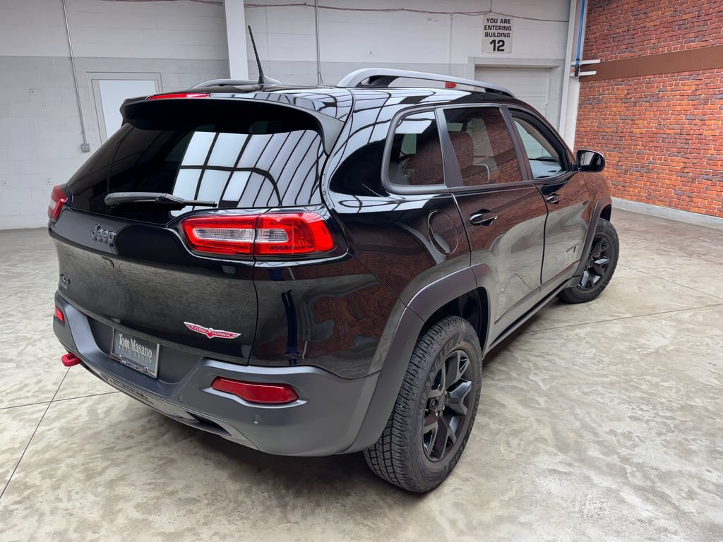 Used 2018 Jeep Cherokee Trailhawk w/ Comfort/Convenience Group AWD/4WD image 6