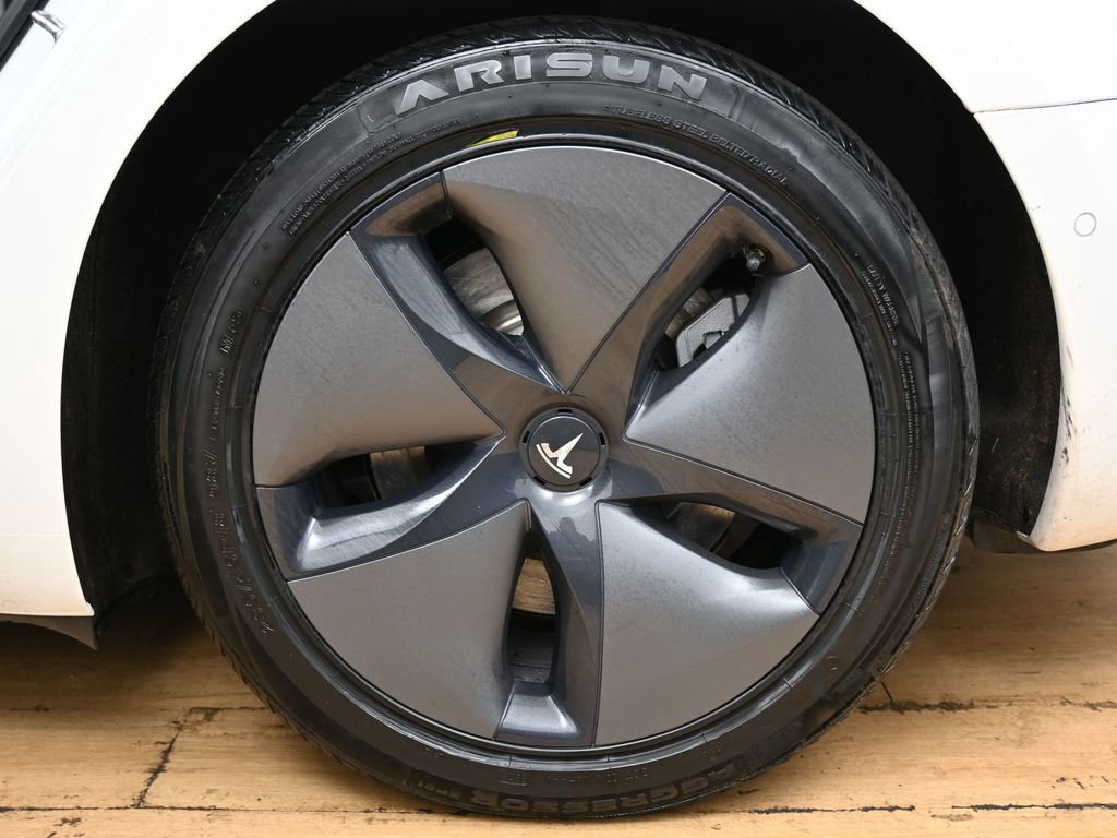 Used 2021 Tesla Model 3 Standard Range Plus image 40