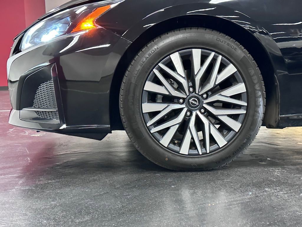 Used 2023 Nissan Altima 2.5 SV image 12
