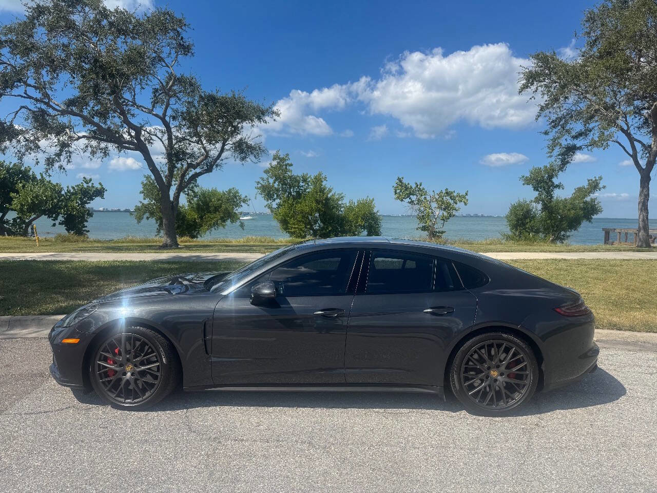 Used 2017 Porsche Panamera Turbo w/ Sport Package image 9