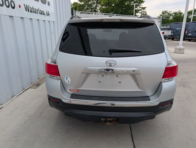 Used 2012 Toyota Highlander SE w/ Tow Pkg FWD image 15