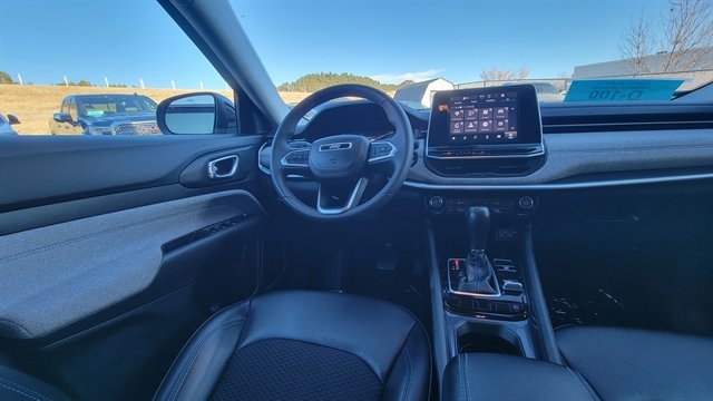 Used 2022 Jeep Compass Latitude image 13