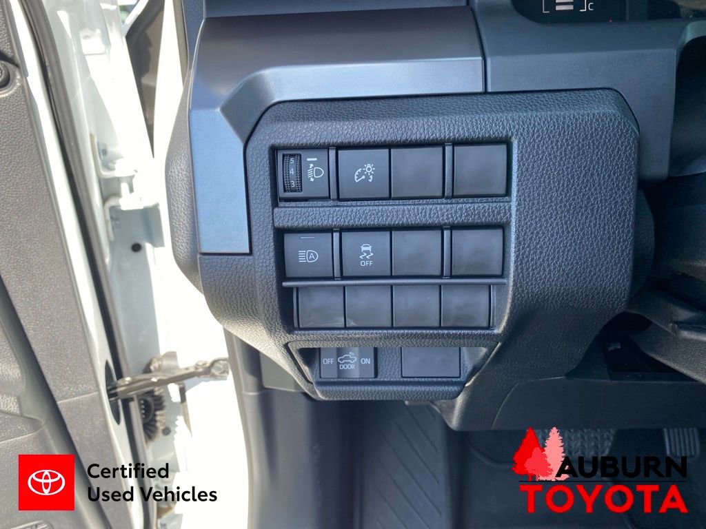 Certified 2025 Toyota Tacoma SR5 w/ SR5 Upgrade Package AWD/4WD image 30