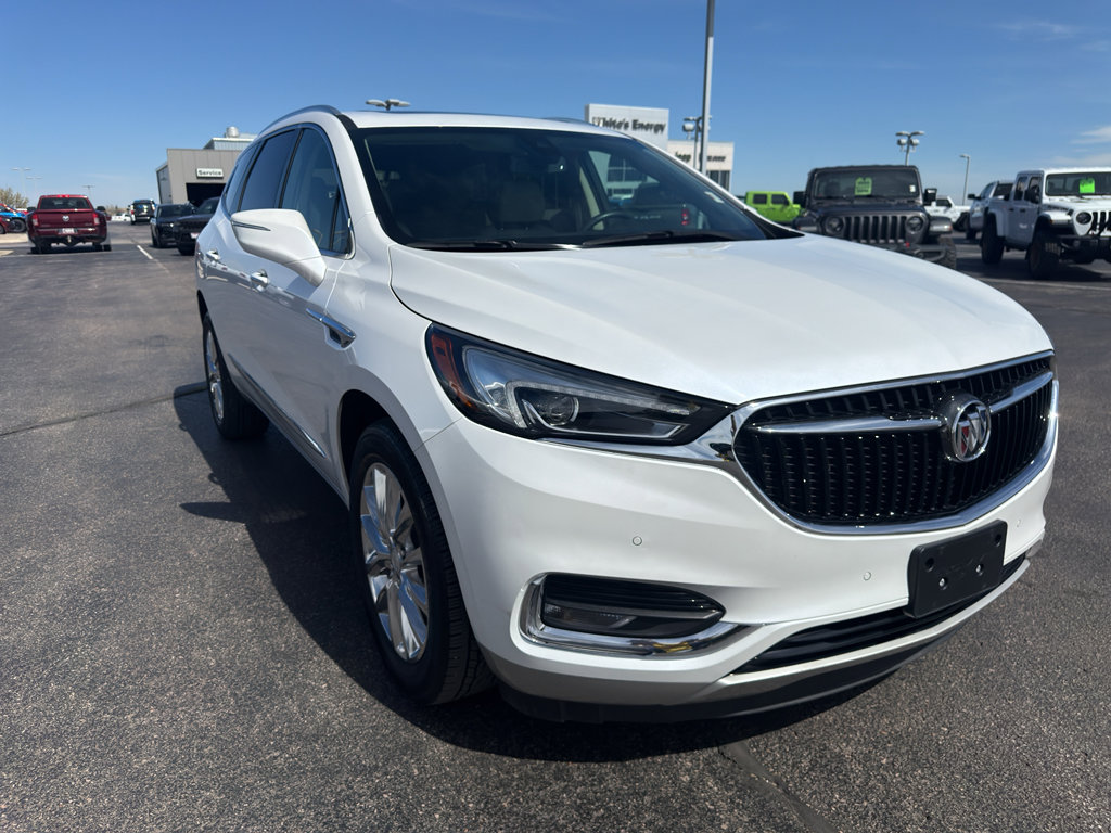 Used 2020 Buick Enclave Premium w/ Sun and Sites Package image 3