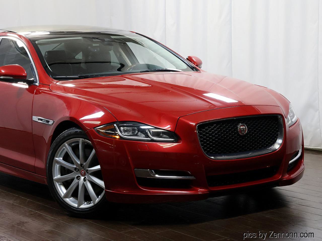 Used 2018 Jaguar XJ R-Sport image 2