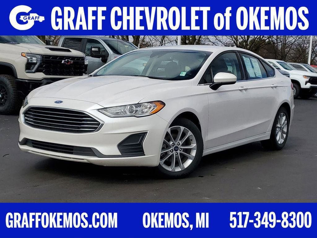 Used 2020 Ford Fusion SE image 1