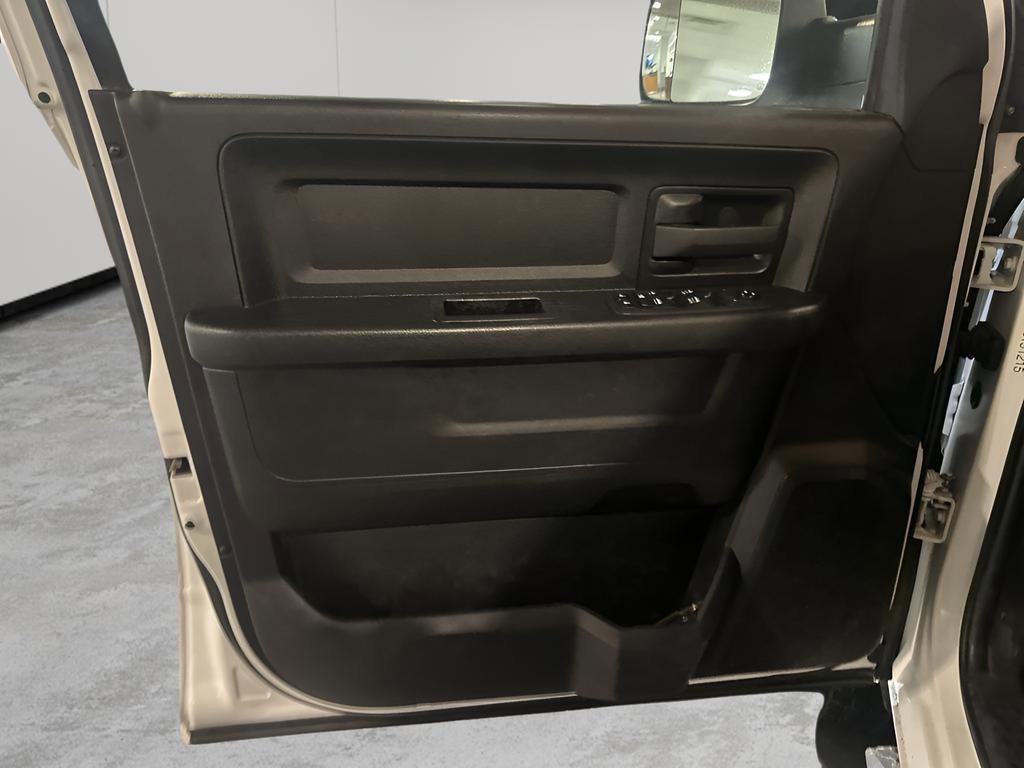 Used 2021 RAM 2500 Tradesman w/ Chrome Appearance Group image 24