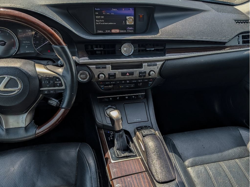 Used 2017 Lexus ES 350 w/ Luxury Package image 20