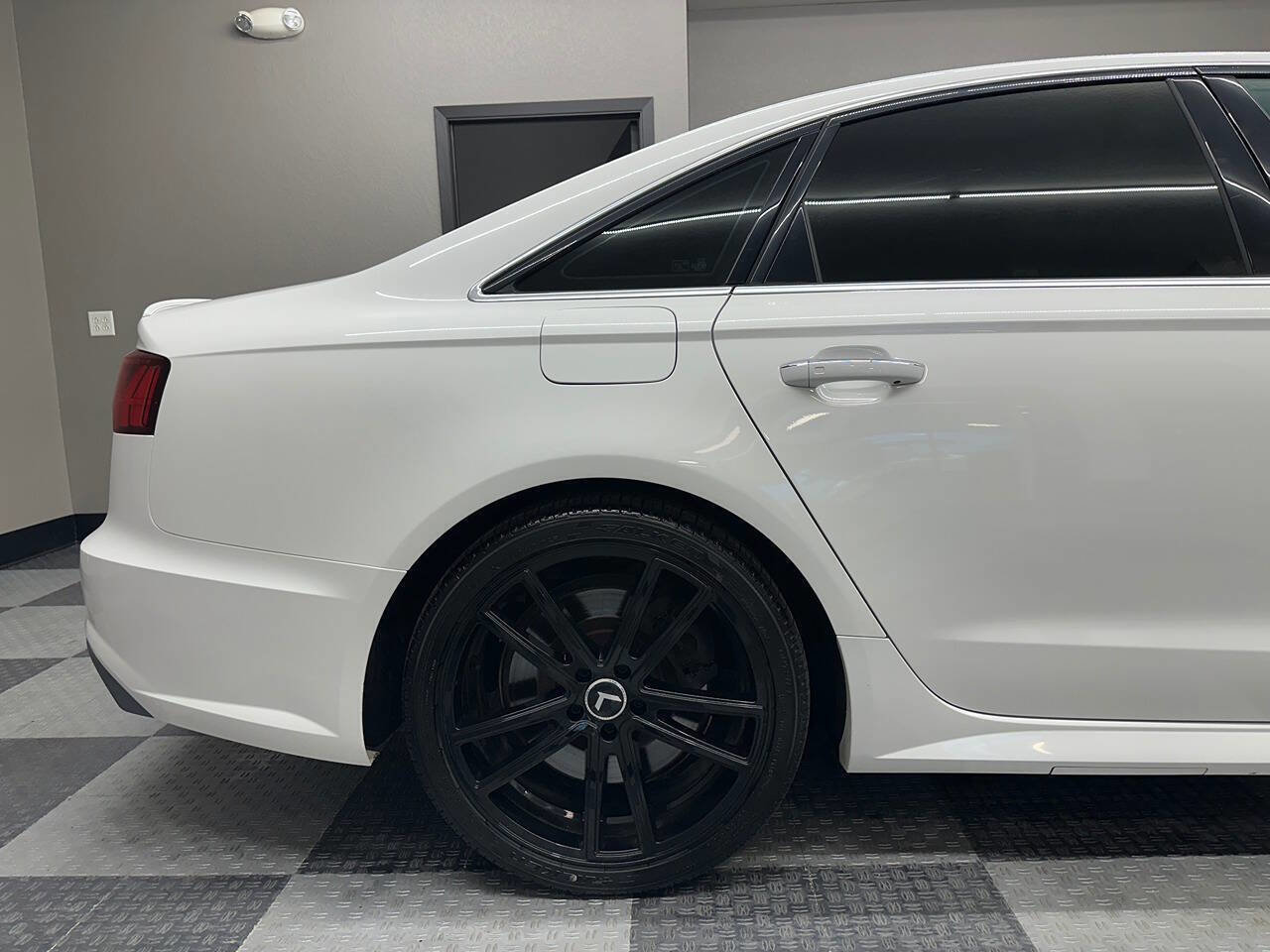 Used 2016 Audi S6 Premium Plus w/ Comfort Seating Package image 7