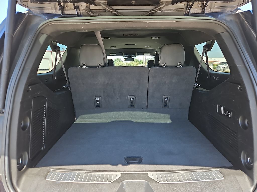 Used 2022 Chevrolet Suburban Premier RWD image 10