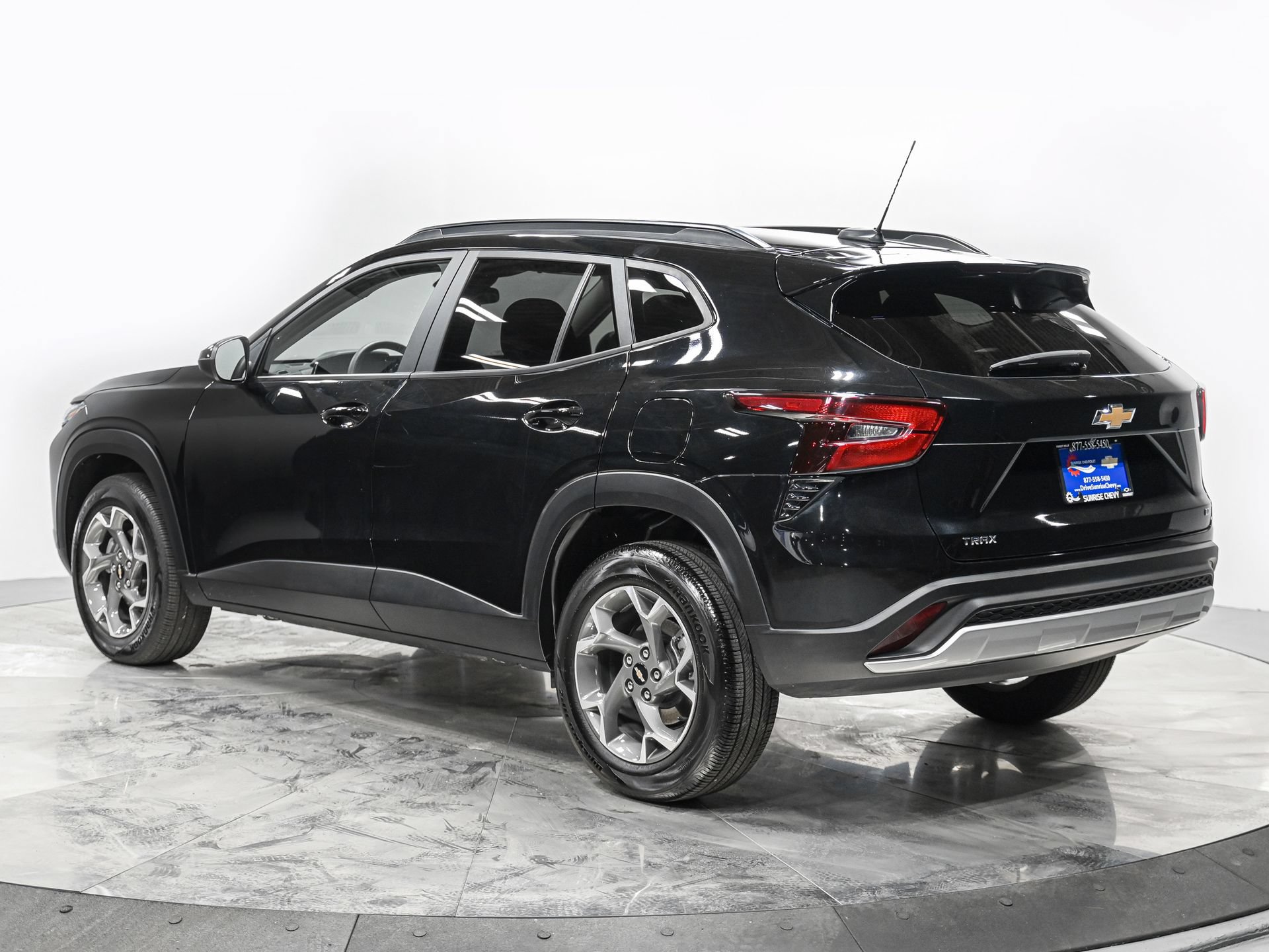 Used 2024 Chevrolet Trax LT FWD image 4