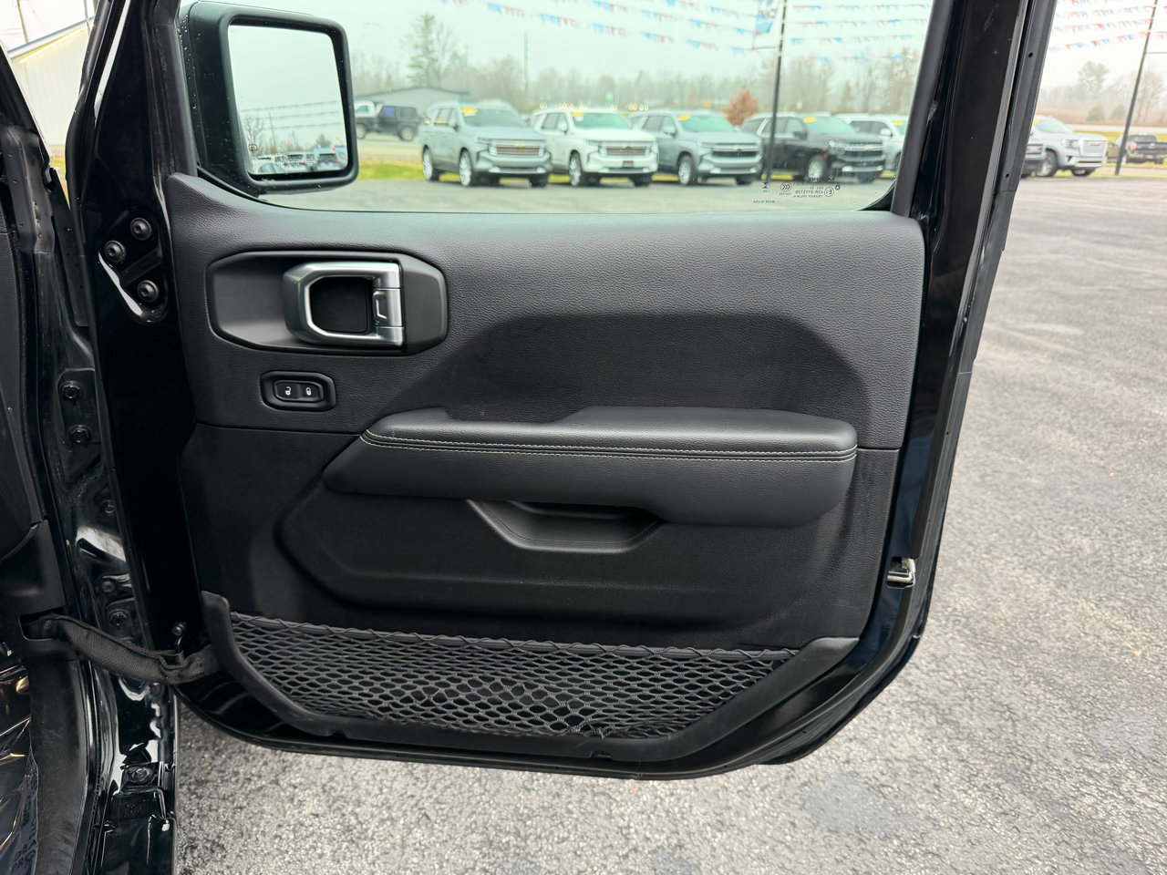 Used 2023 Jeep Gladiator Overland image 20