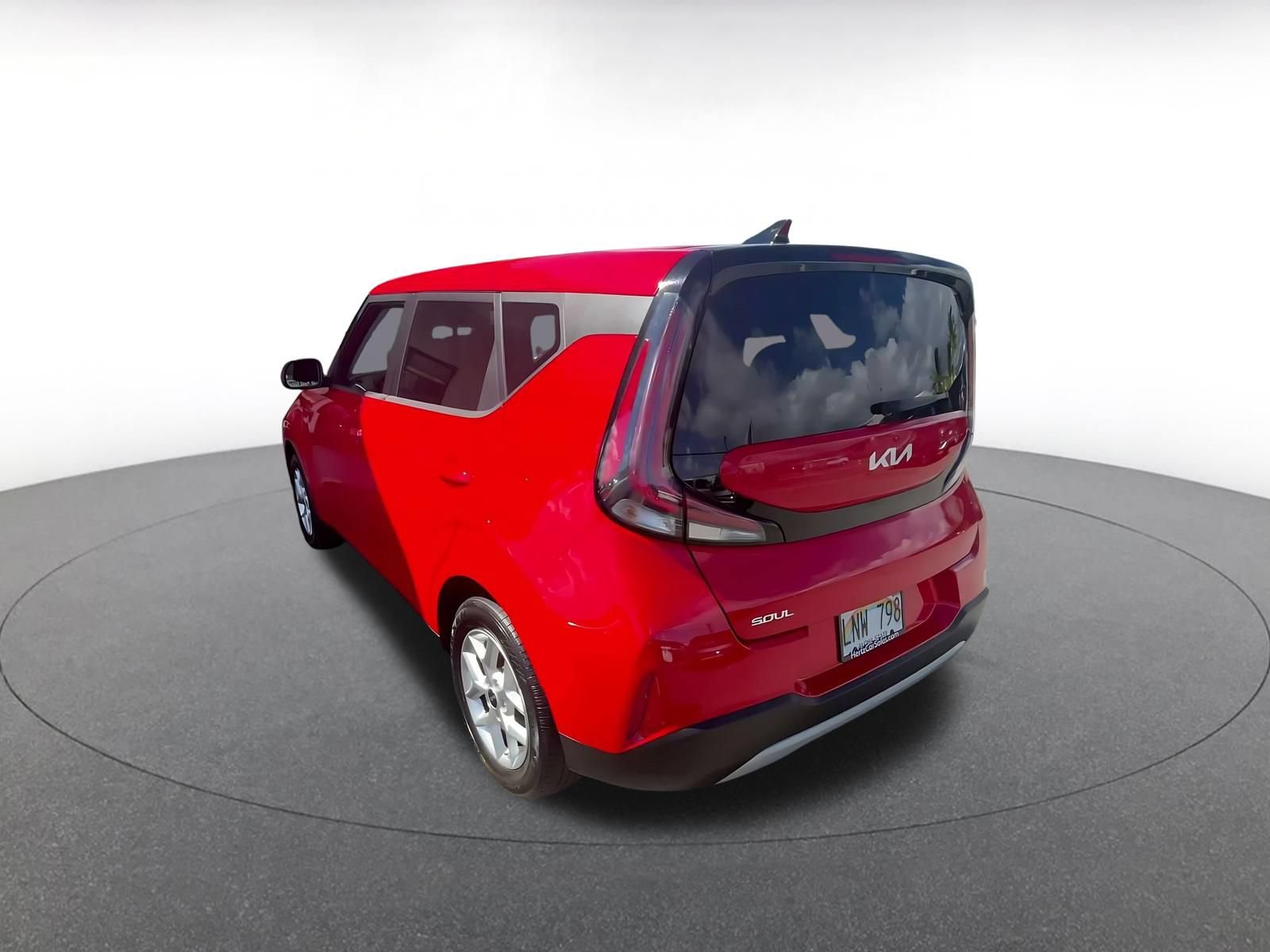 Used 2025 Kia Soul LX w/ LX Technology Package FWD image 10