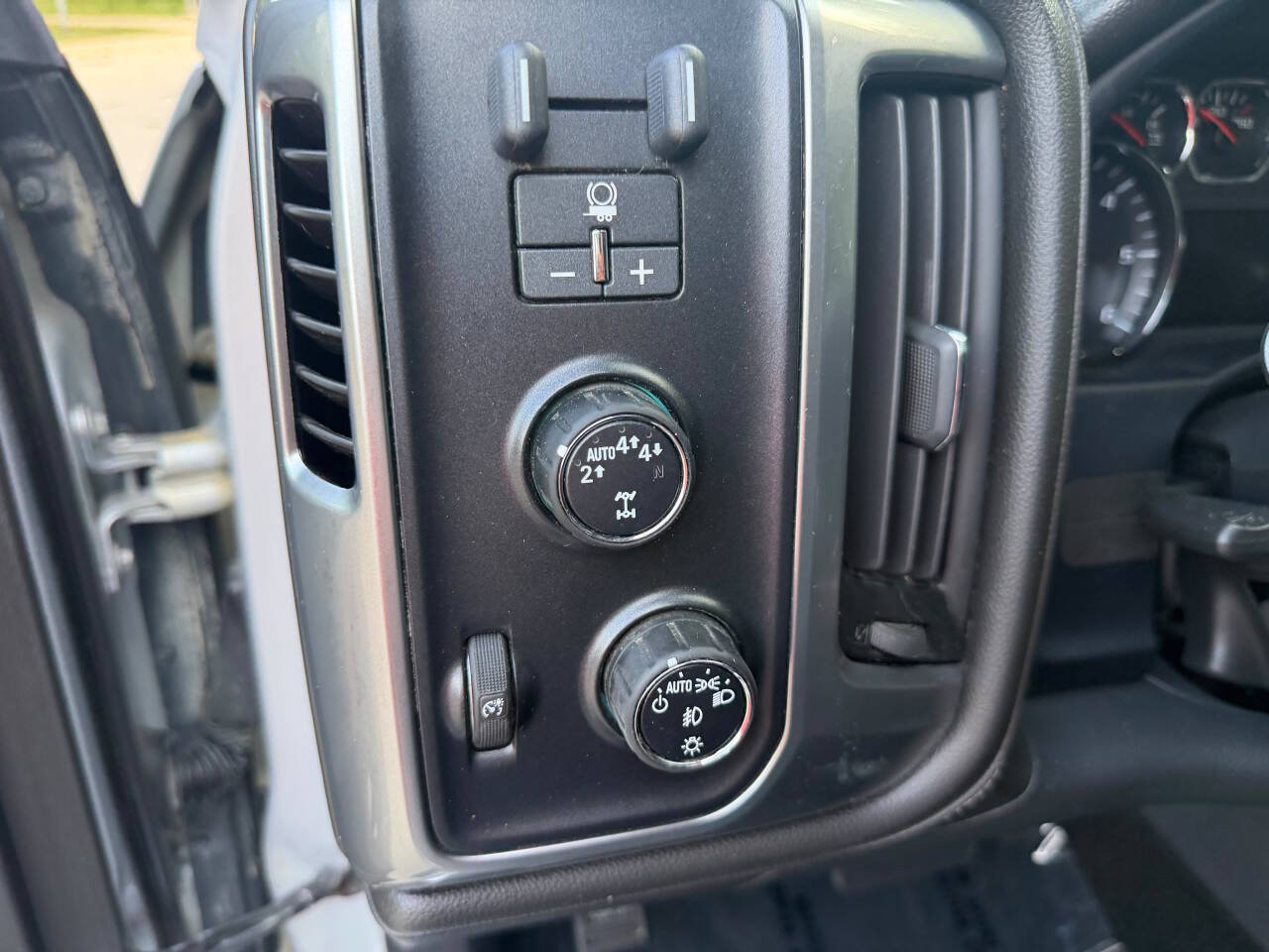 Used 2014 Chevrolet Silverado 1500 LTZ w/ LTZ Plus Package AWD/4WD image 8