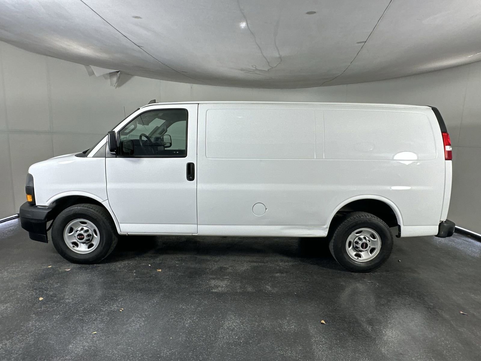Used 2020 GMC Savana 2500 image 8
