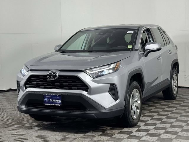Used 2023 Toyota RAV4 LE AWD/4WD image 7