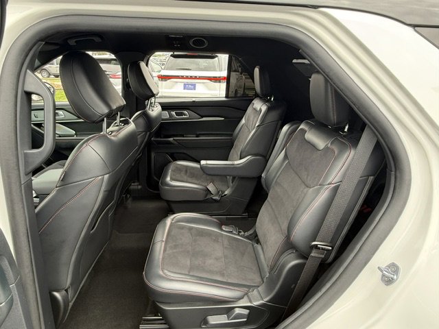 Used 2025 Ford Explorer ST image 25