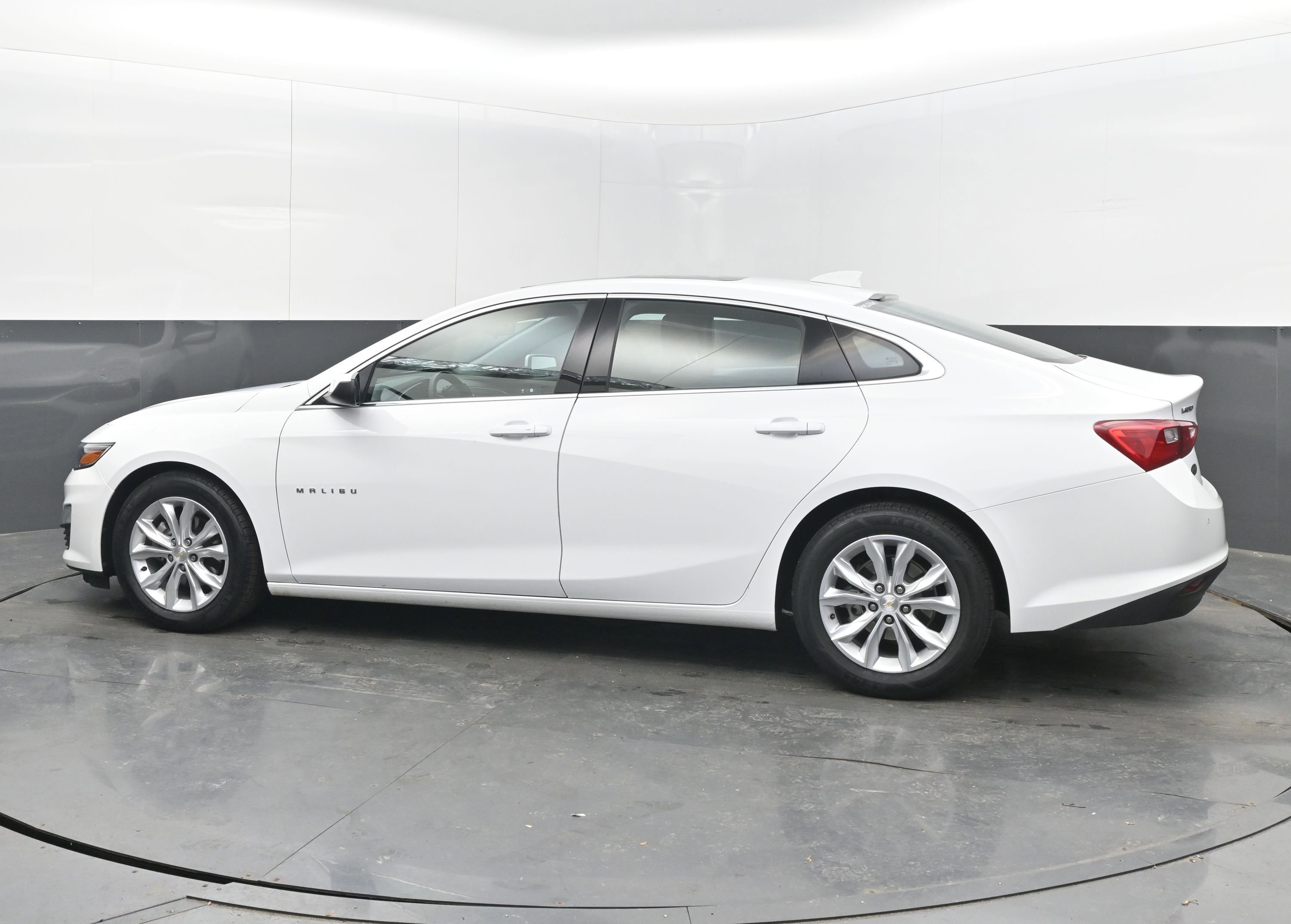 Used 2024 Chevrolet Malibu LT image 7