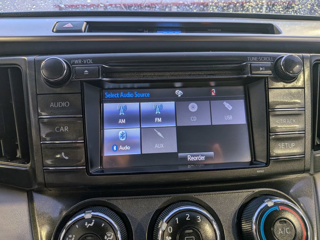 Used 2015 Toyota RAV4 LE image 19