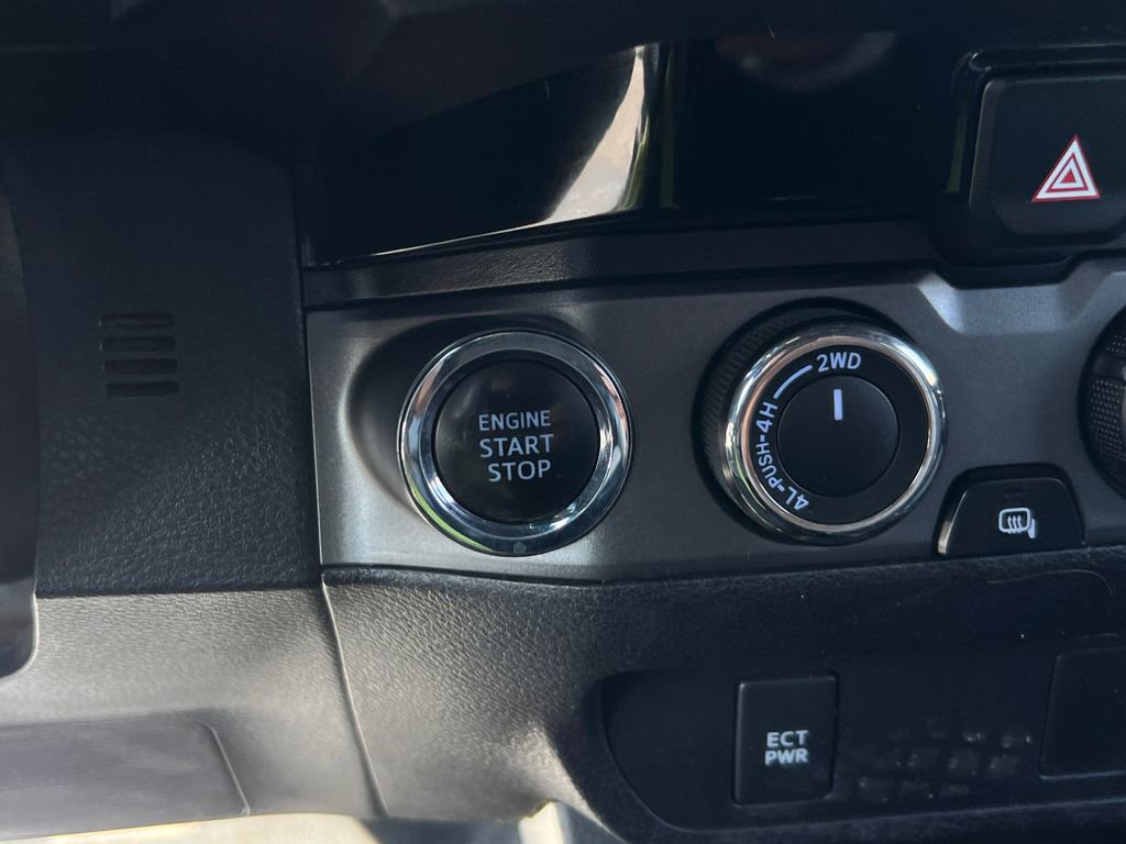 Used 2016 Toyota Tacoma TRD Sport image 29