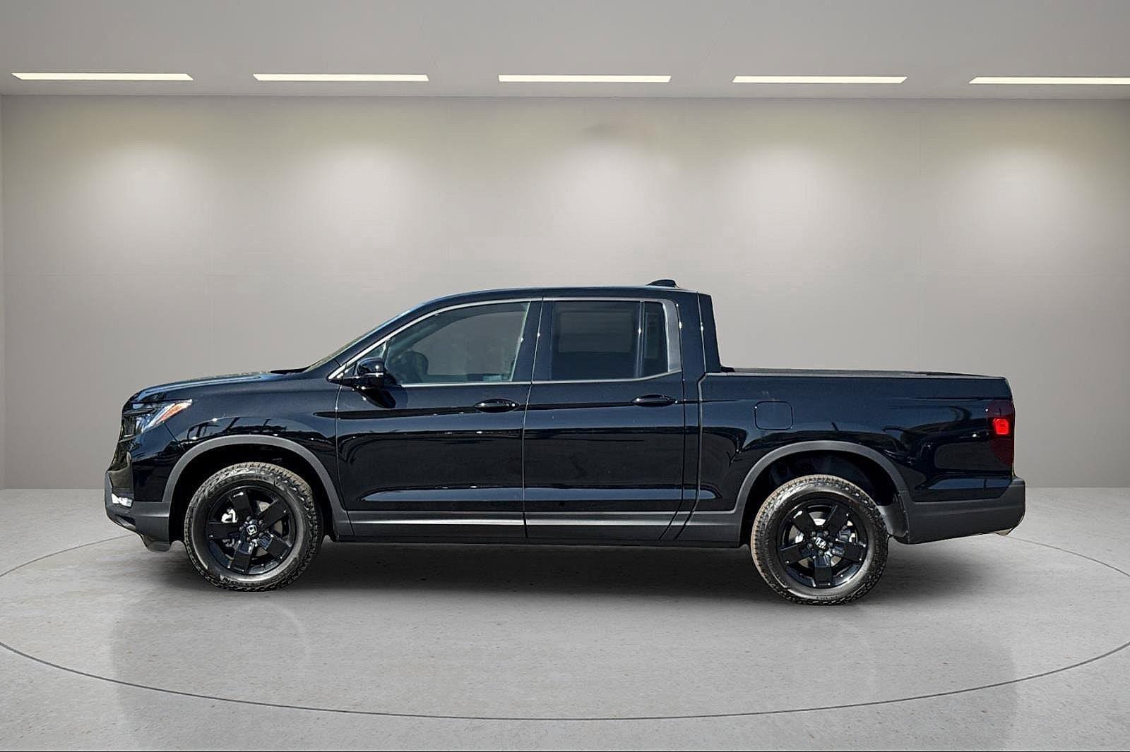 New 2026 Honda Ridgeline Black Edition image 2