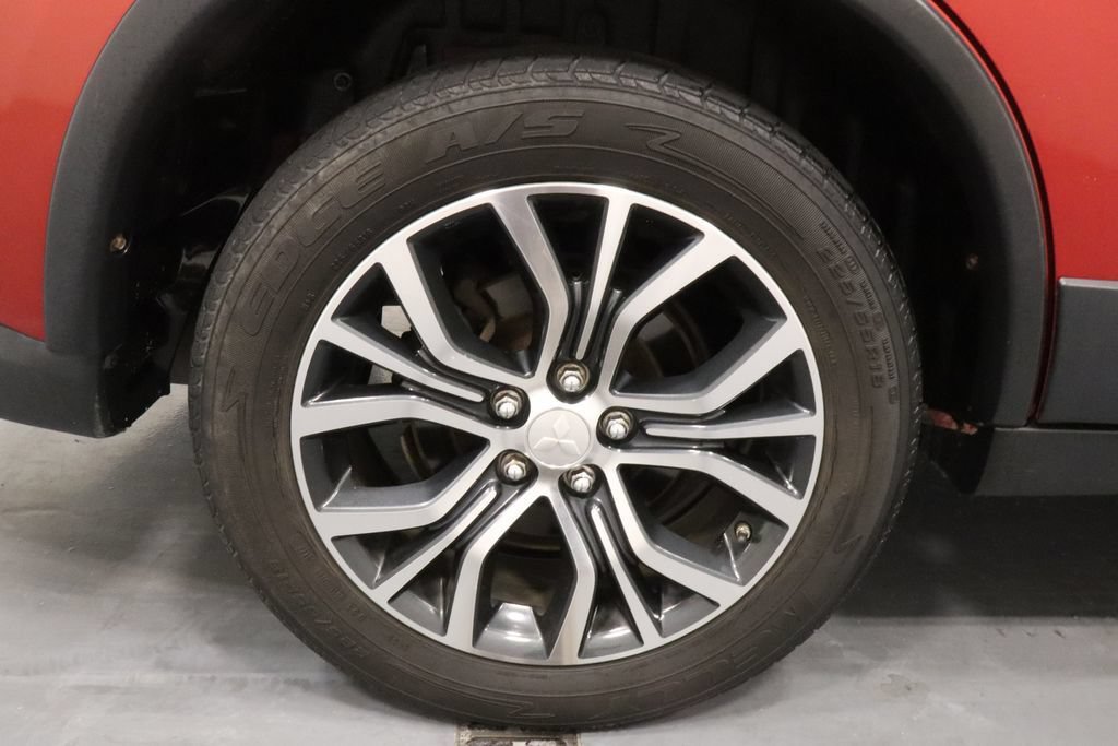 Used 2016 Mitsubishi Outlander SE AWD/4WD image 27