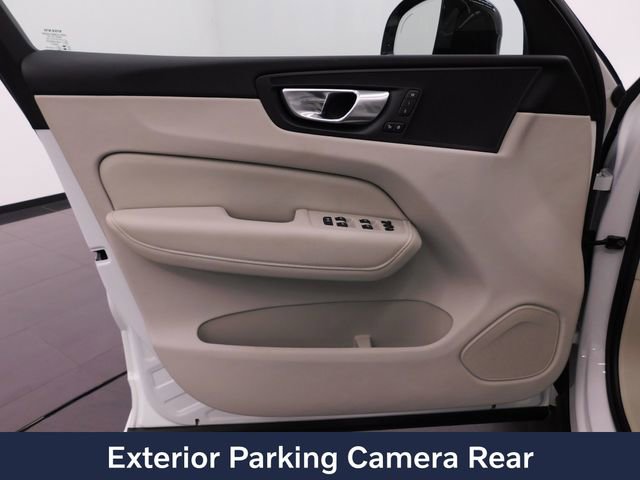 Used 2024 Volvo XC60 B5 Plus w/ Protection Package Premier image 14