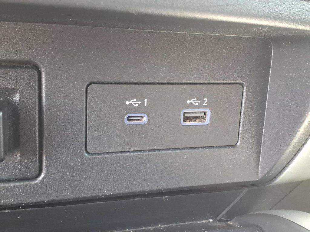 Used 2020 Nissan Titan SV w/ SV Convenience Package AWD/4WD image 13