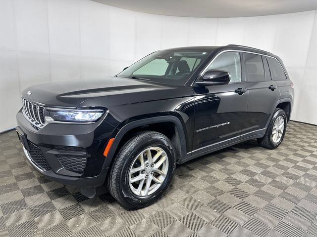 Used 2023 Jeep Grand Cherokee Laredo w/ Luxury Tech Group I AWD/4WD image 7