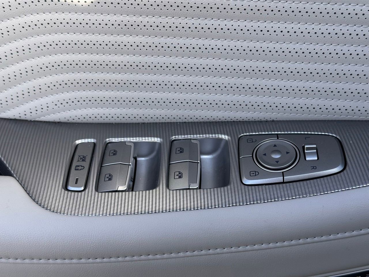 Used 2024 Hyundai Palisade Calligraphy image 27