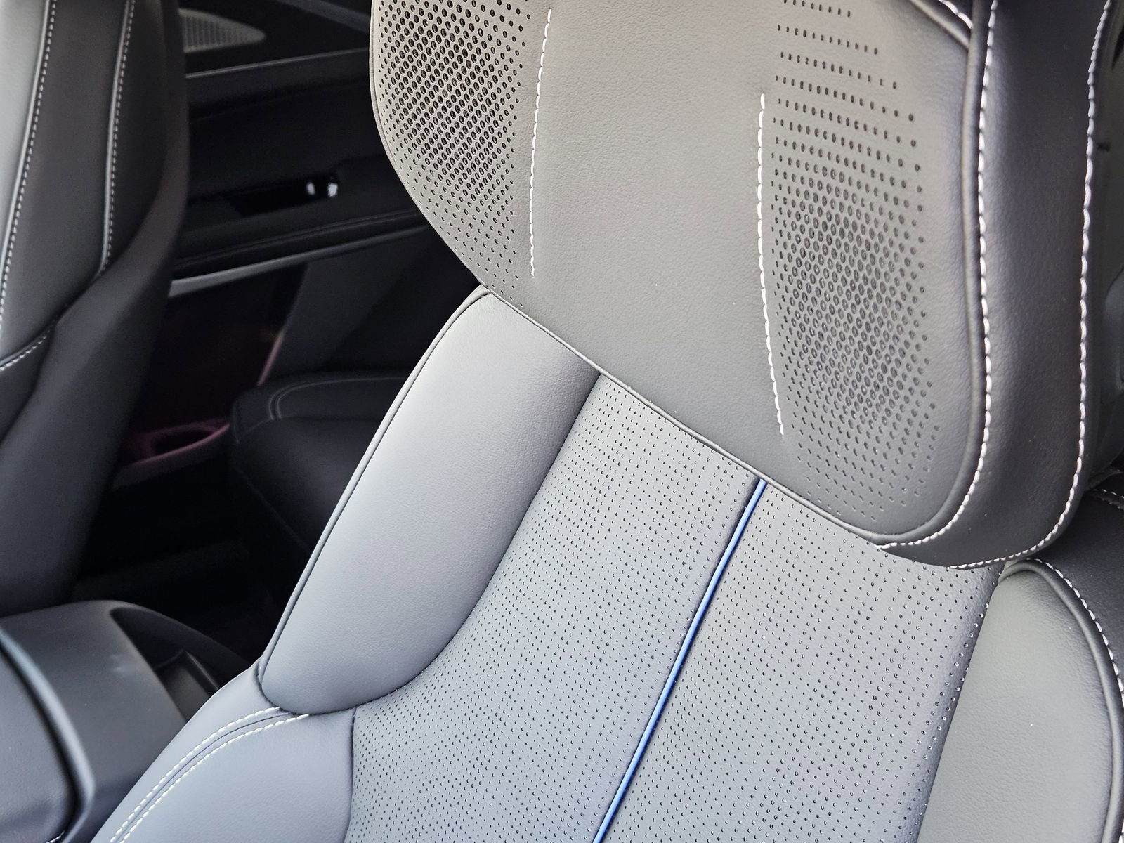 New 2026 Cadillac Lyriq Premium Sport image 24