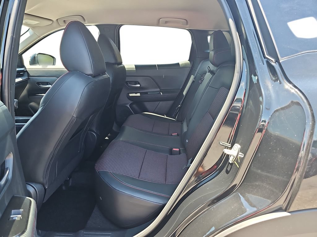Used 2025 Nissan Kicks SR FWD image 14
