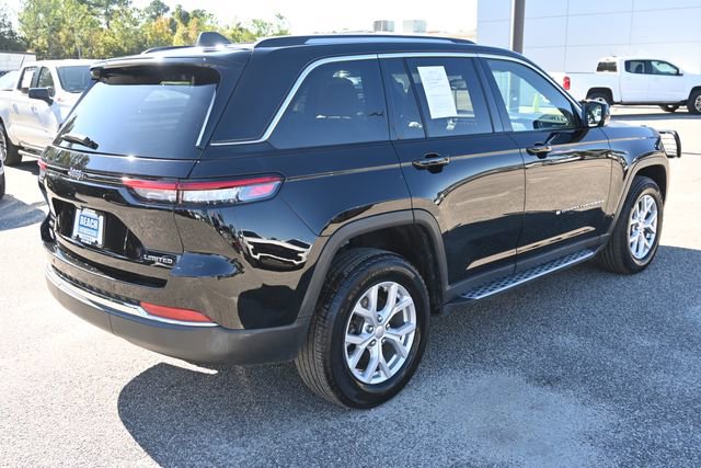 Used 2023 Jeep Grand Cherokee Limited image 5
