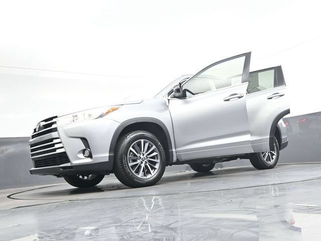 Used 2018 Toyota Highlander XLE FWD image 43
