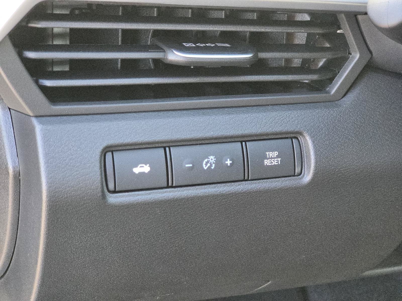 New 2026 Nissan Altima 2.5 SV FWD image 18