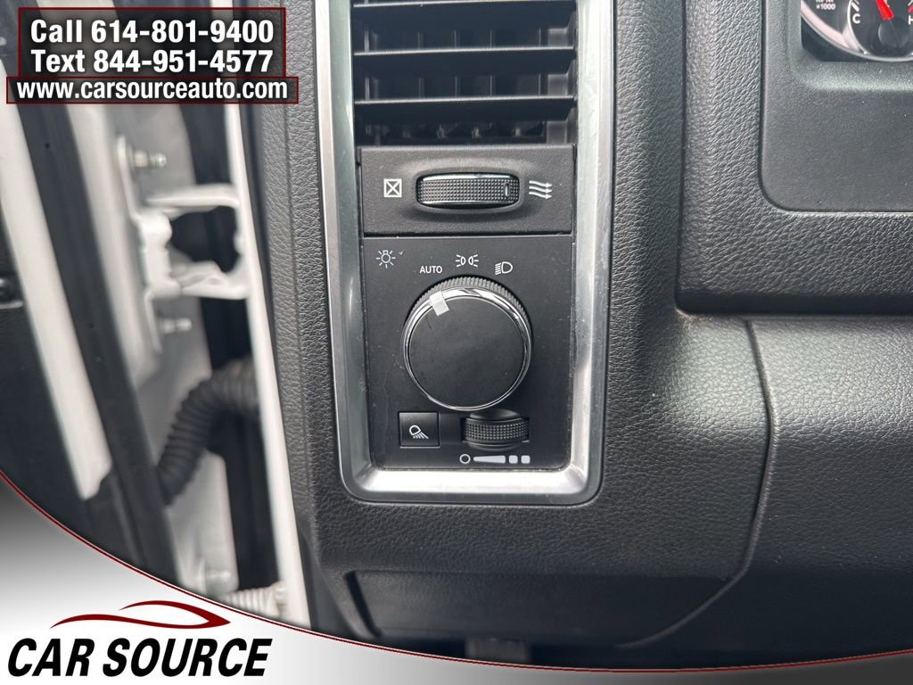 Used 2023 RAM 1500 Classic SLT AWD/4WD image 17