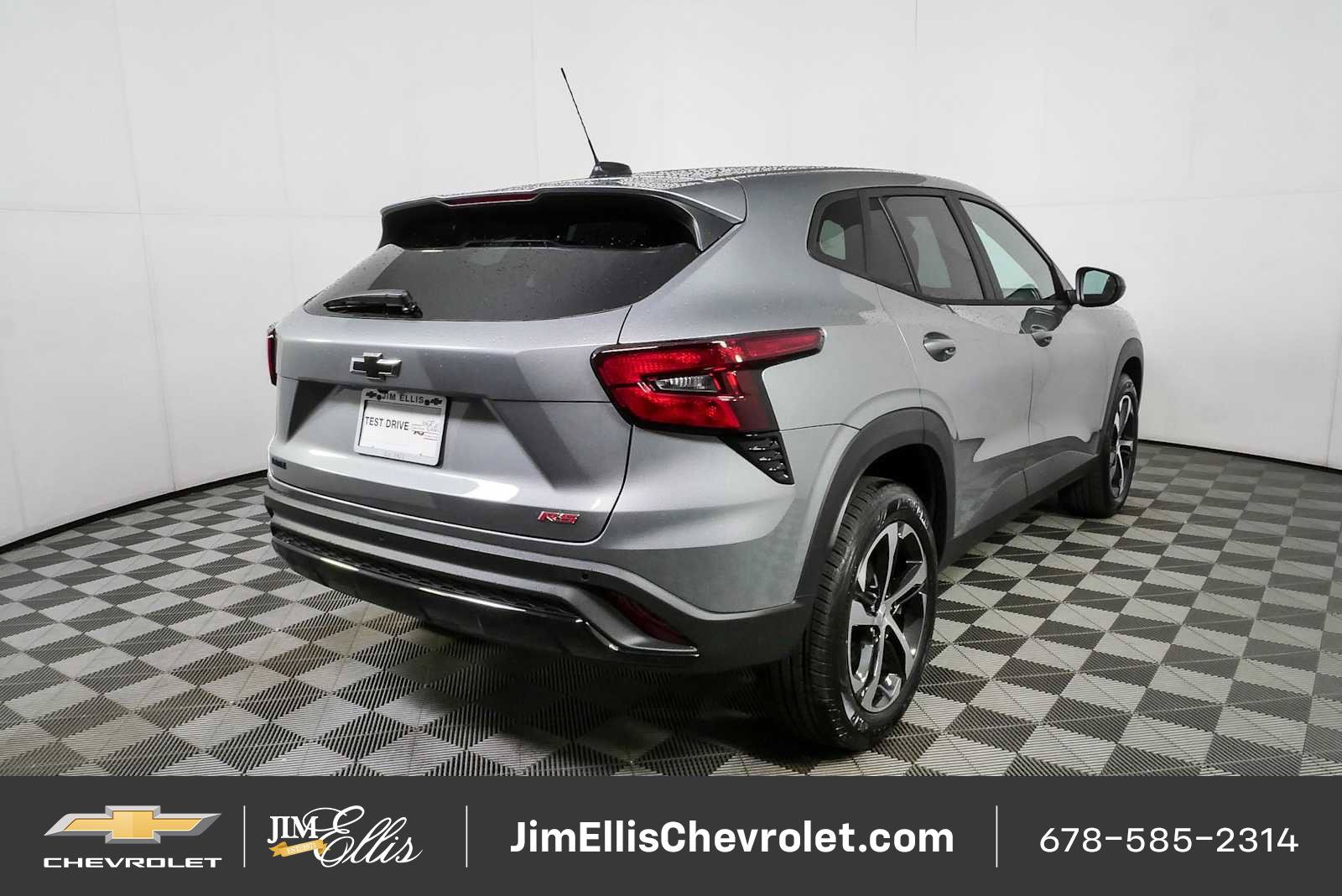 New 2026 Chevrolet Trax RS w/ Sunroof Package FWD image 3