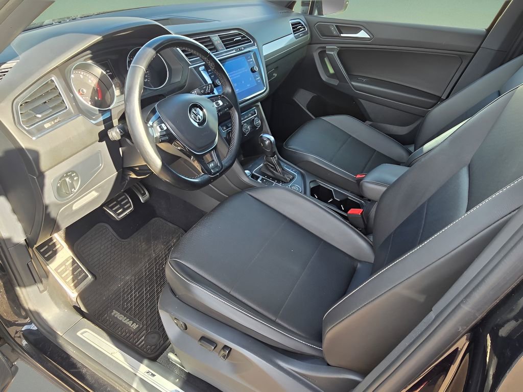 Used 2021 Volkswagen Tiguan SE R-Line image 26