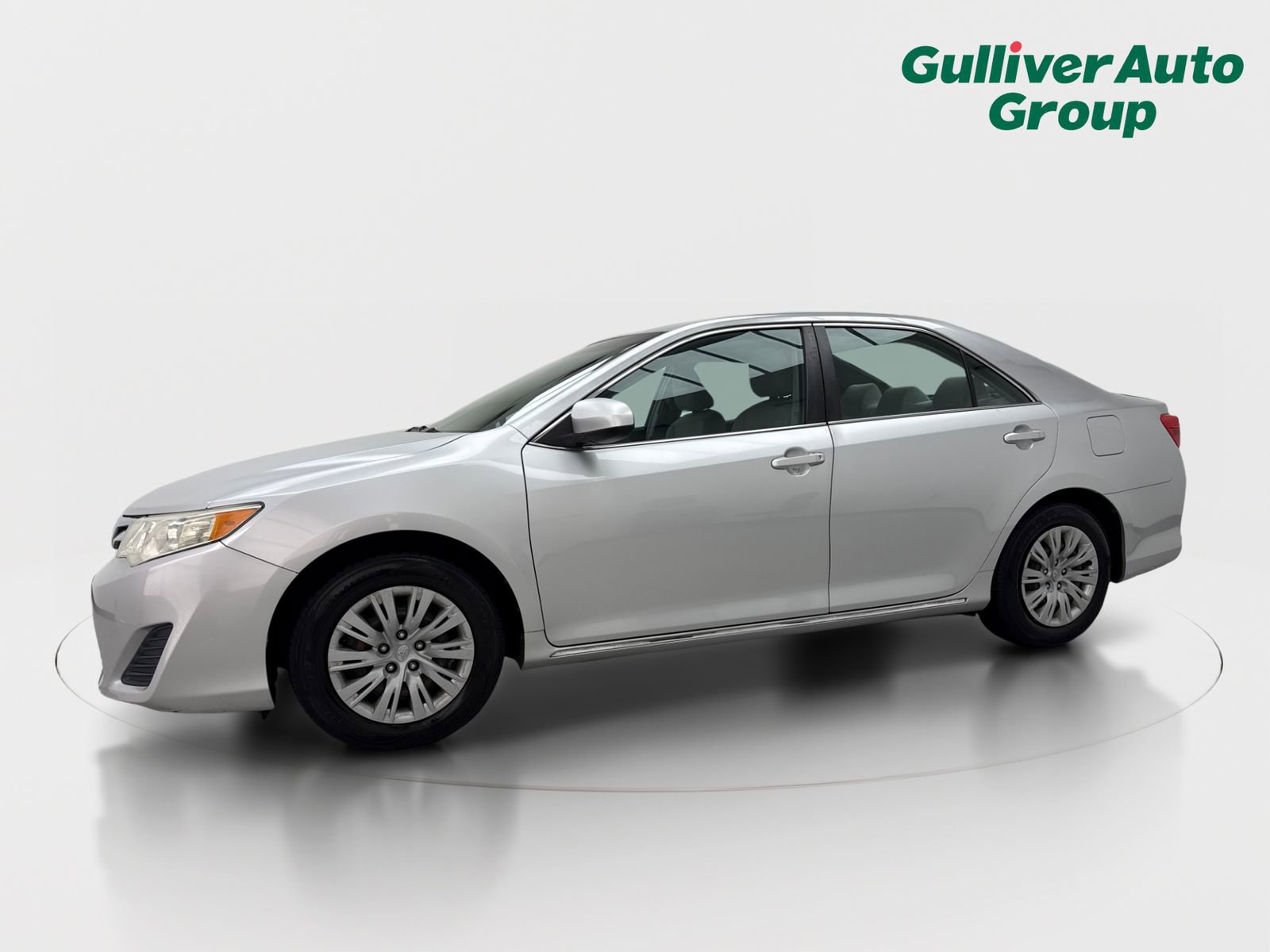 Used 2013 Toyota Camry LE image 2