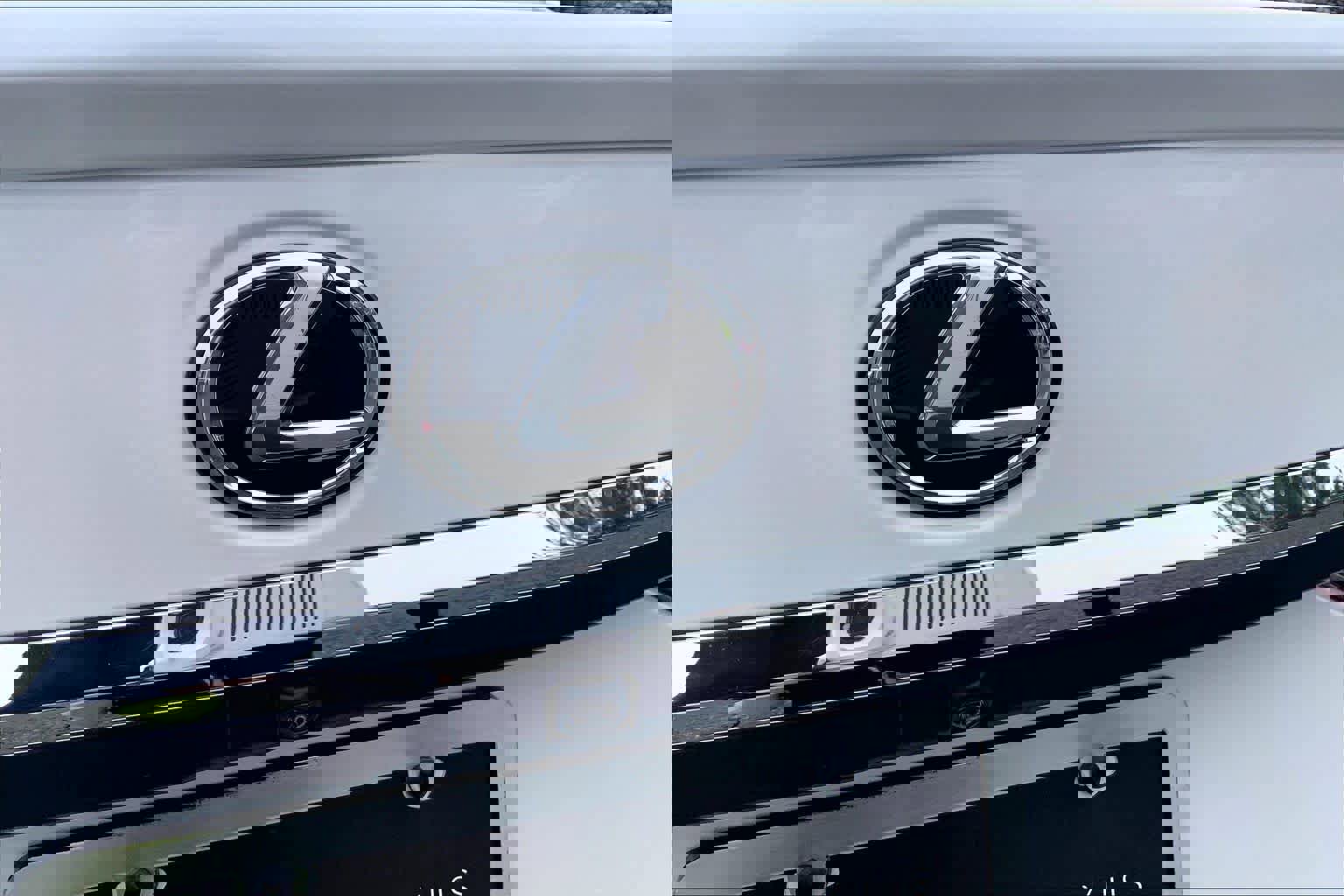 Certified 2025 Lexus ES 350 w/ Premium Package FWD image 31