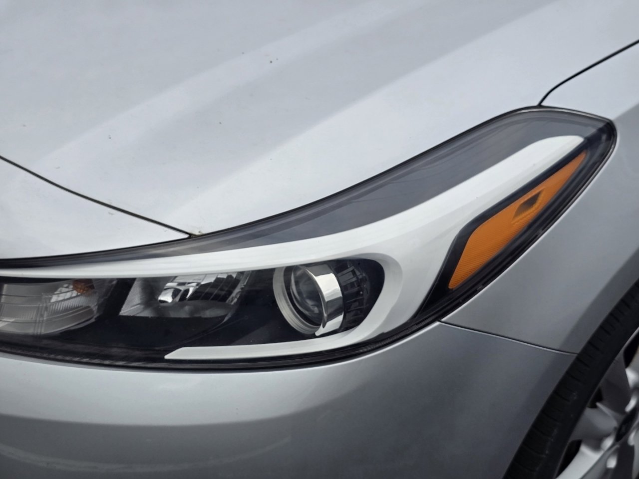 Used 2017 Kia Forte LX w/ LX Popular Package image 9