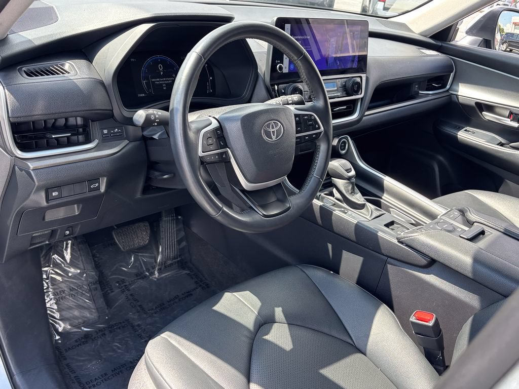 Used 2025 Toyota Grand Highlander AWD image 18