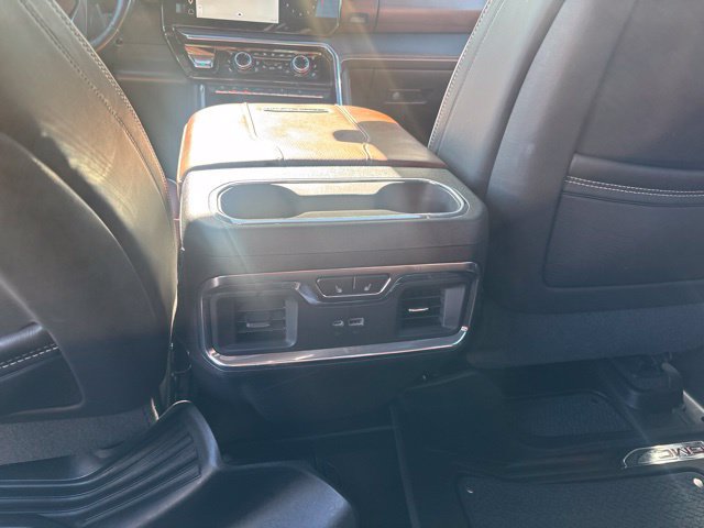 Used 2024 GMC Sierra 3500 Denali Ultimate AWD/4WD image 34