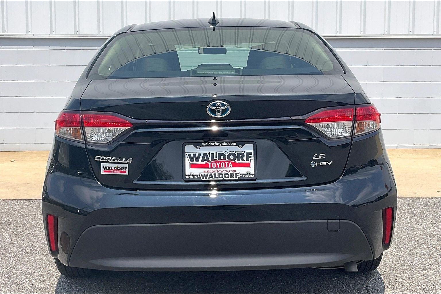 Used 2025 Toyota Corolla LE FWD image 5