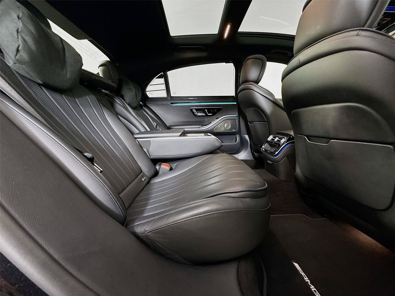 Used 2022 Mercedes-Benz S 500 4MATIC w/ AMG Line Package image 25