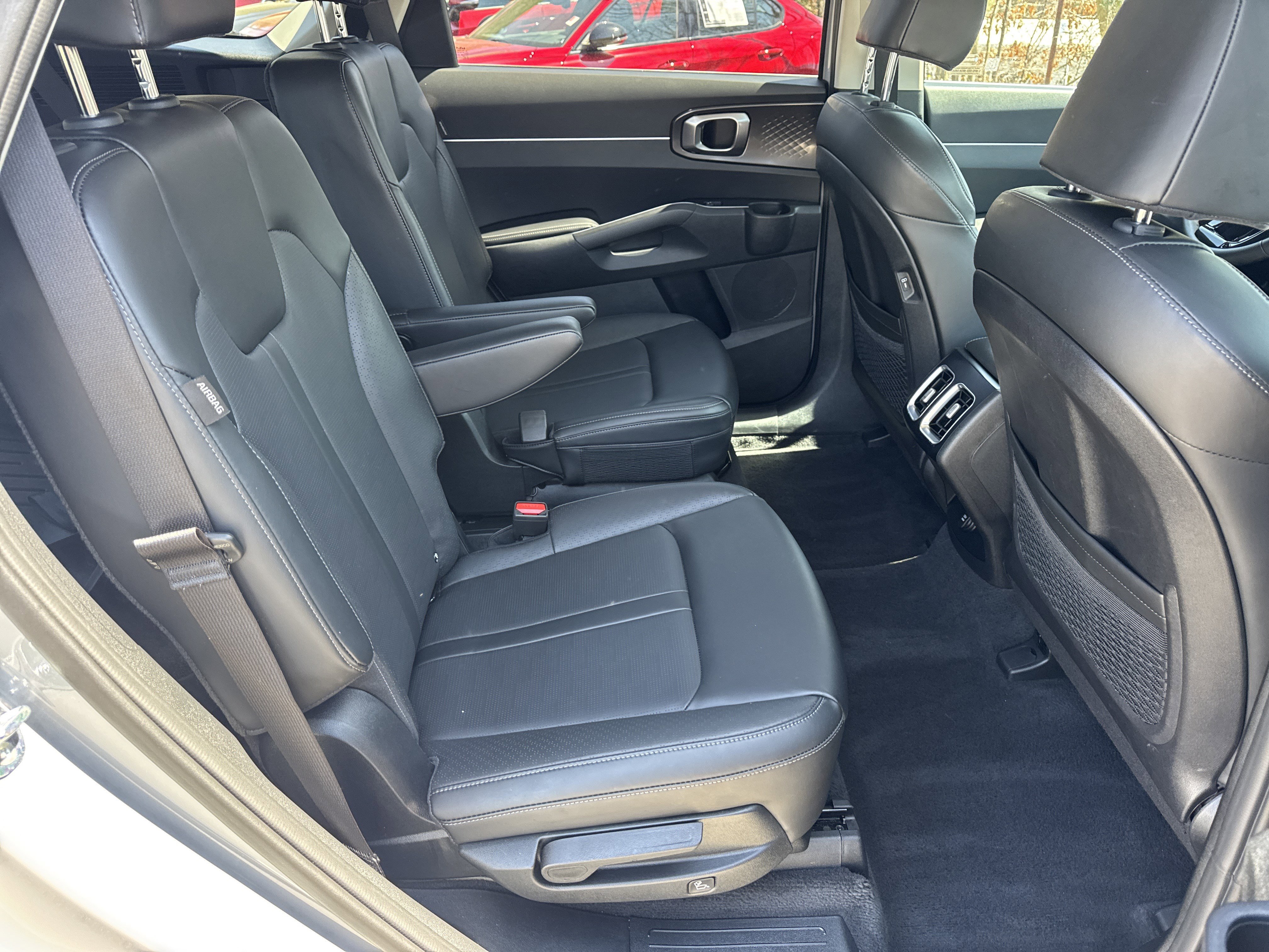 Used 2025 Kia Sorento EX w/ Panoramic Sunroof Package image 15