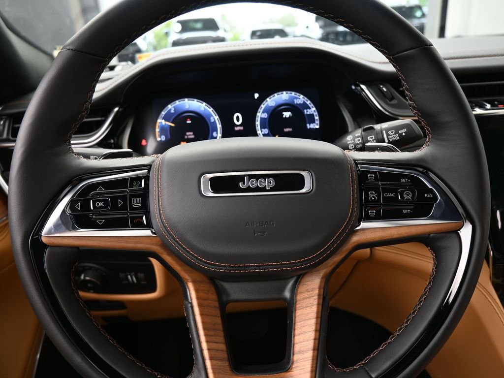 New 2025 Jeep Grand Cherokee Summit image 29