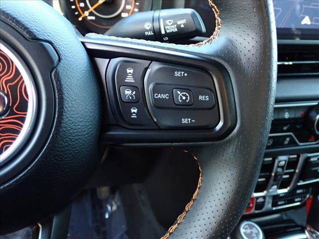 Used 2025 Jeep Gladiator Mojave AWD/4WD image 14
