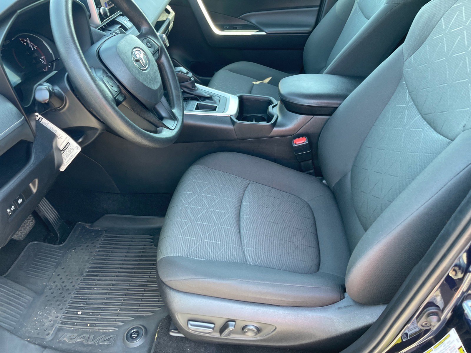 Used 2024 Toyota RAV4 XLE image 10